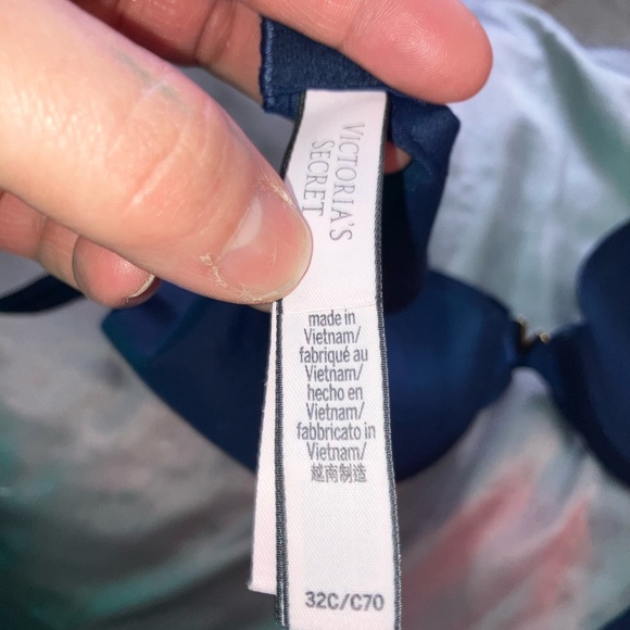 Victoria’s Secret Matching Bra & Panty Set - Picture 4 of 9